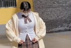 乌克兰女生爆料视频播放,乌克兰女生爆料视频引发热议