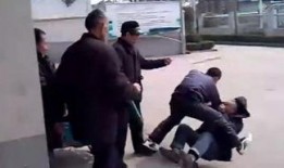 网友爆料小孩打人视频,网友曝光惊人打人视频引关注